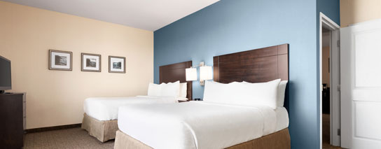 Wyndham Garden Niagara Falls Fallsview - Accessible Family Suite – 2 Queen Beds, 1 Pullout Sofa, City View